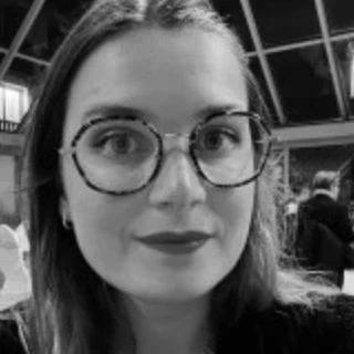 Portrait de Justine, infirmière vacataire, à l'origine de Vacaly.